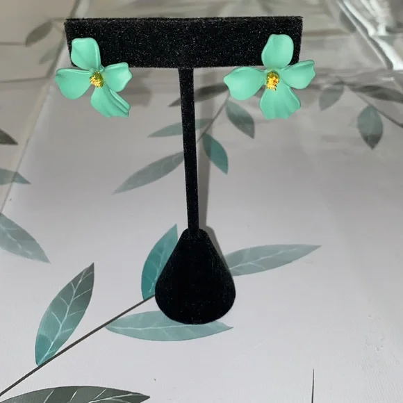 Boho Flower Stud Earrings - Picture 2 of 11